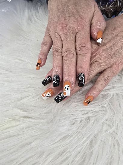 Four season nails