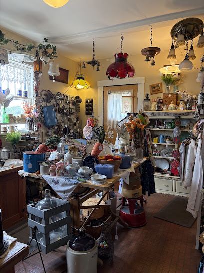 Antique Avenue